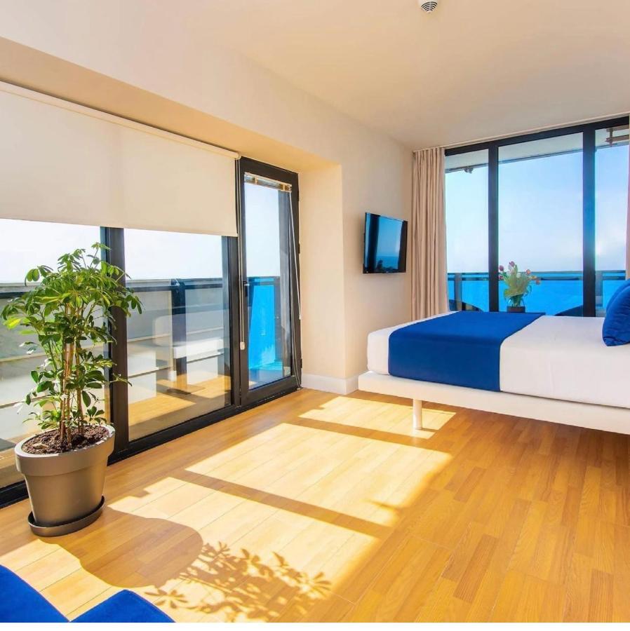 Orbi City Luxury Suite Batumi Esterno foto