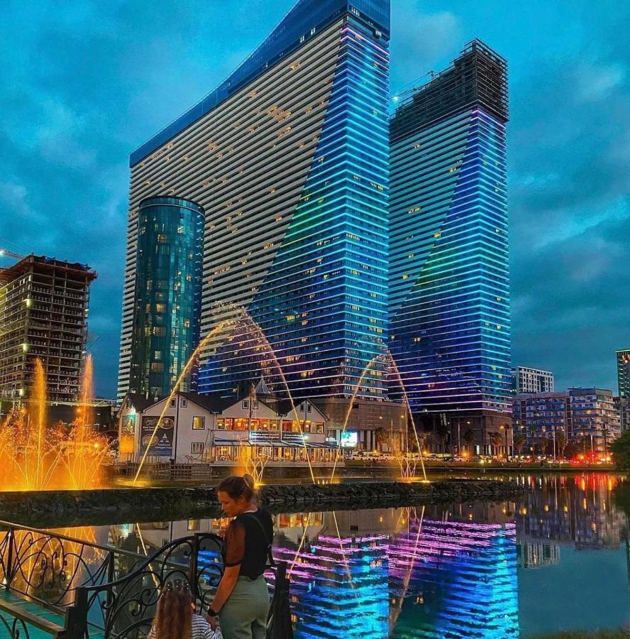 Orbi City Luxury Suite Batumi Esterno foto