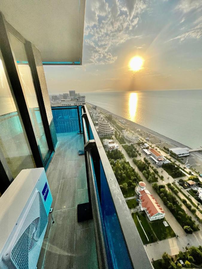 Orbi City Luxury Suite Batumi Esterno foto